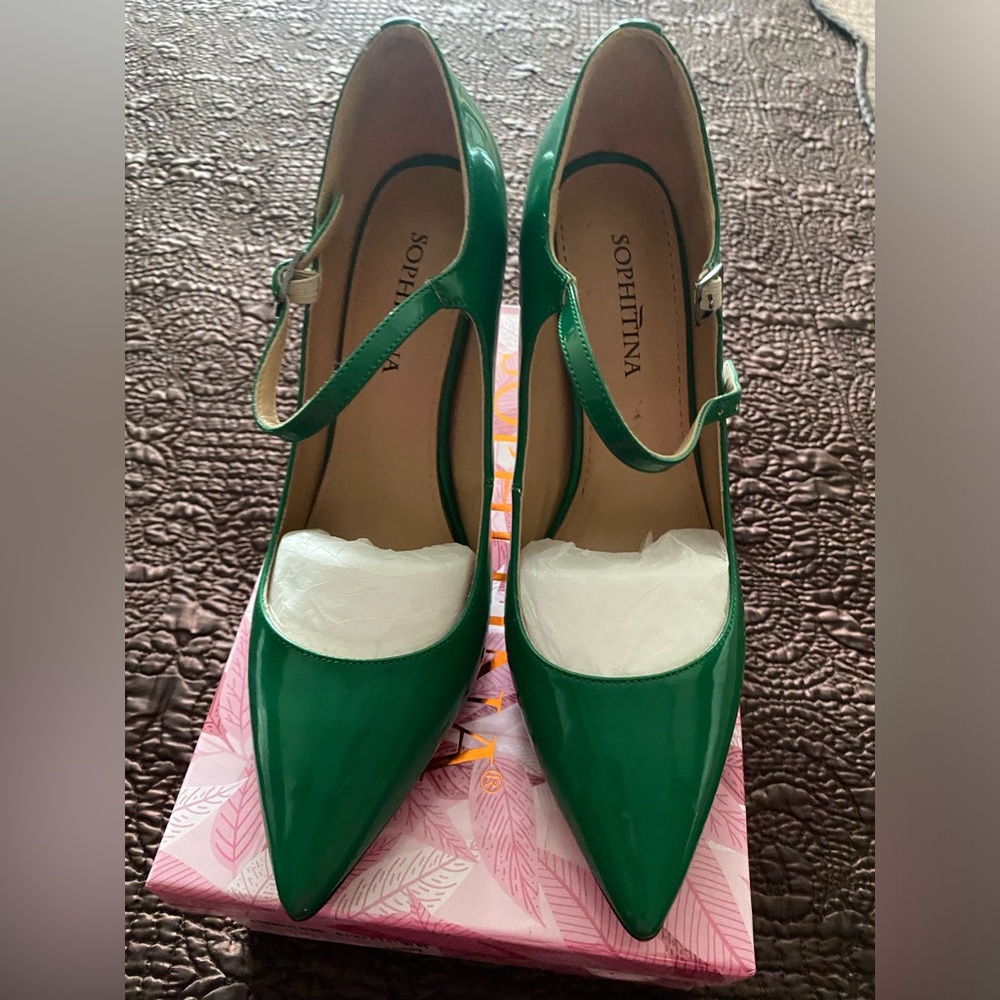 Sophitina Pumps like new. Size 38.